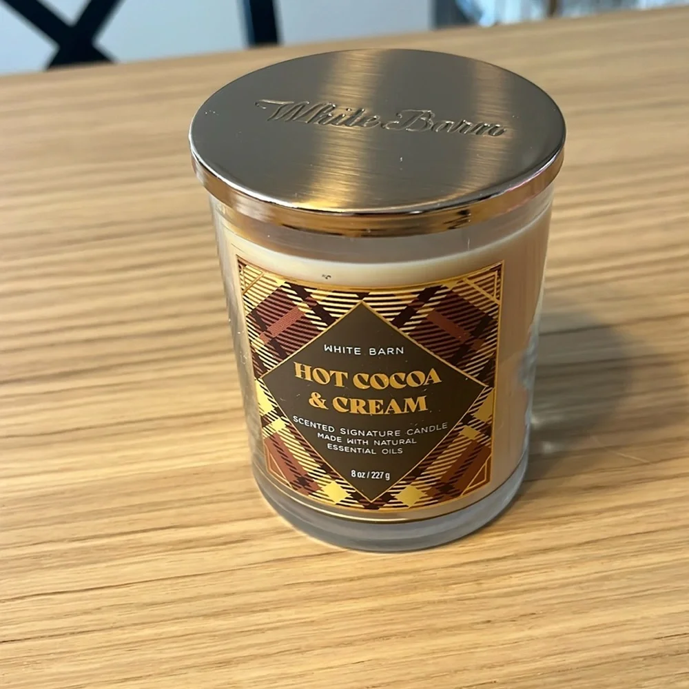 Bath & Body Works Single Wick Candle. Hot Cocoa & Cream.